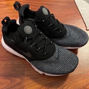 Nike shoes black